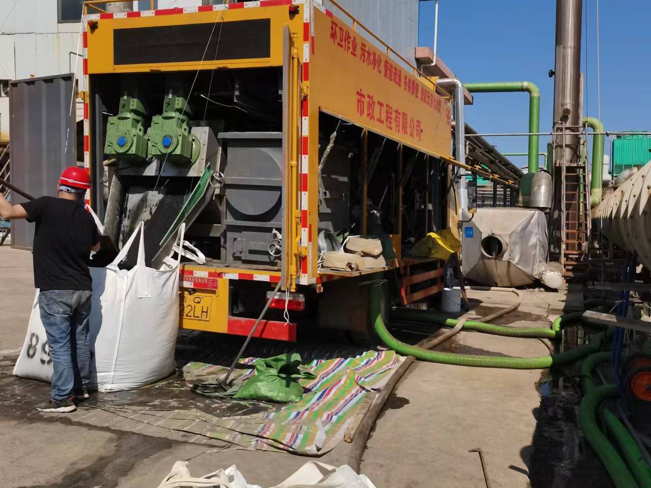 城关淤泥压干处理